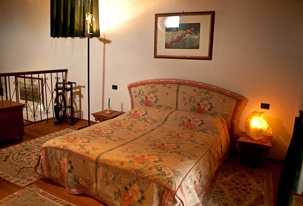 B&B Casa Medievale Del Mugnaio Strassoldo Quarto foto